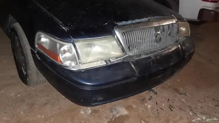 فورد قراند ماركيز 2005سعودي مصدوم يمشي 2