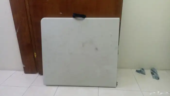 طاولة 160 70 سم و كمودينة 2