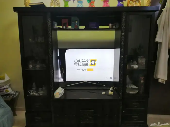 خزانة تلفزيون خشب تفصيلل.. ولحاف.. جديد.. للبيع 0