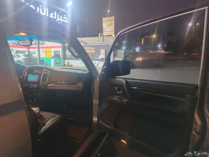 ميتسوبيشي باجيرو ربع 2016 للبيع 14