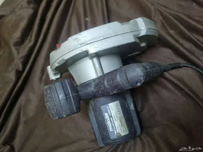 منشار خشب وبليوت أصلي - ماكيتا 7 بوصه 2