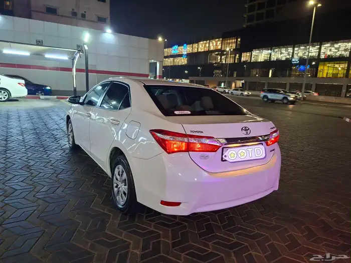 للبيع كورولا 2014 3