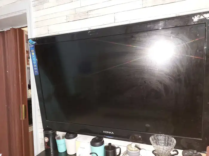 شاشة دانسات 50 بوصة وشاشة كونيكا 47 بوصة 3