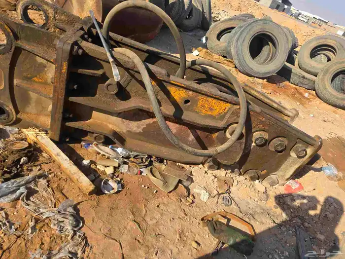 بوكلين كماتسو مديل2012 للبيع او للأجار موقعه طريف الشمال 9