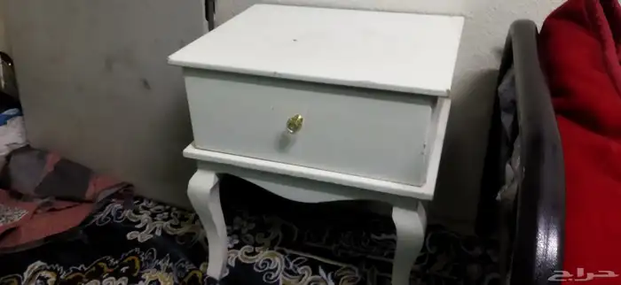 طاولة 160 70 سم و كمودينة 0