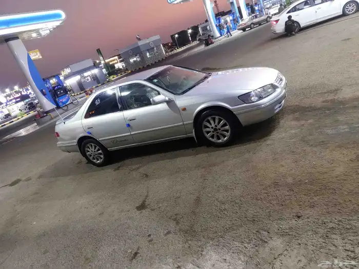 للبيع استخدام كامري 2002 3