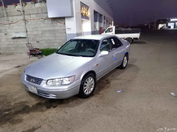 للبيع استخدام كامري 2002 0