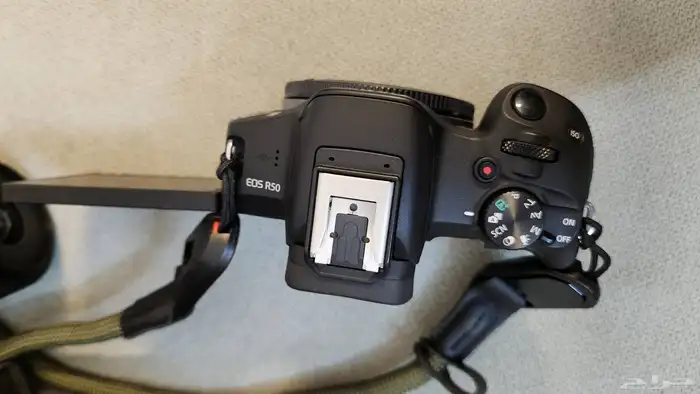 للبيع كاميرا كانون EOS R50 7