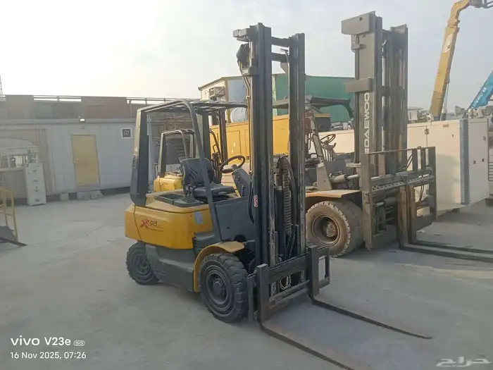 رافعات 5طن و3 طن شغل على الشرط 3