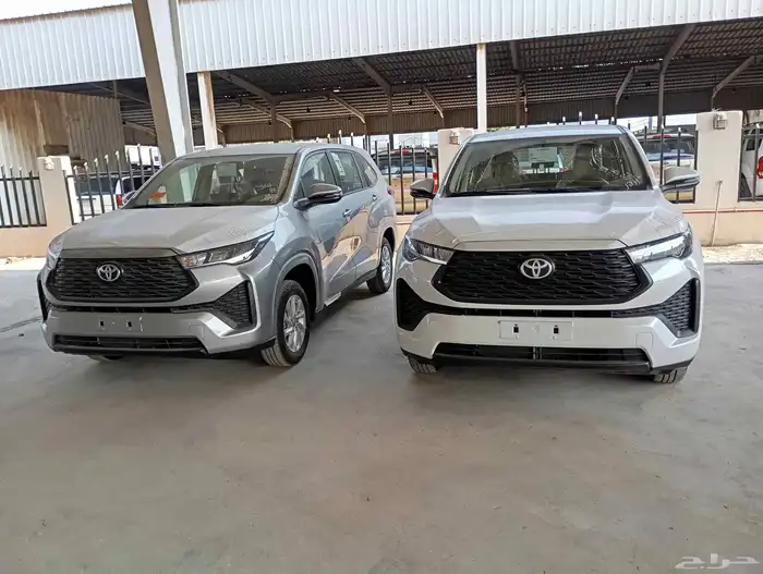 تويوتا انوفا بنزين لون ابيض او فضي موديل 2026 0