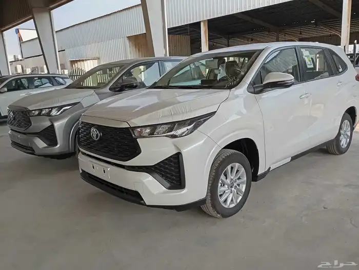 تويوتا انوفا بنزين لون ابيض او فضي موديل 2026 2