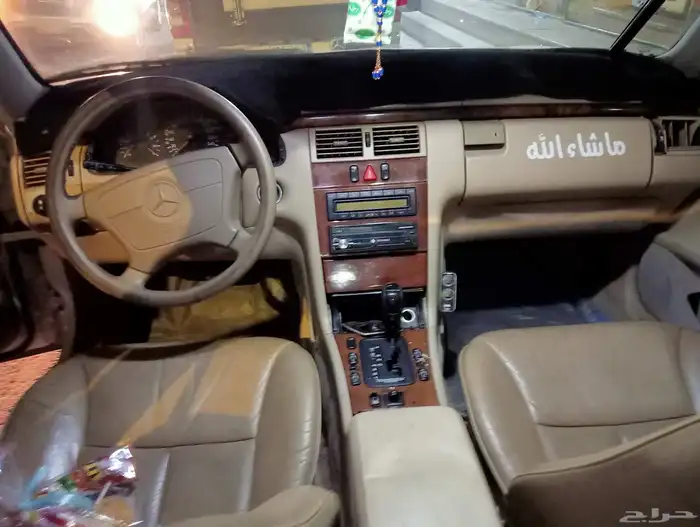 سياره مرسيدس 98 للبيع متواجده في لاحساء استماره شغال فحص د 2