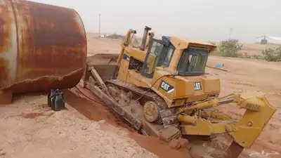 سواق بلدوزر كتر قديم20 سنه خبره وسواق شيول متعطل بالرياض 0