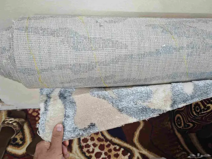 فرشه ومخاد وطاوله للبيع 2