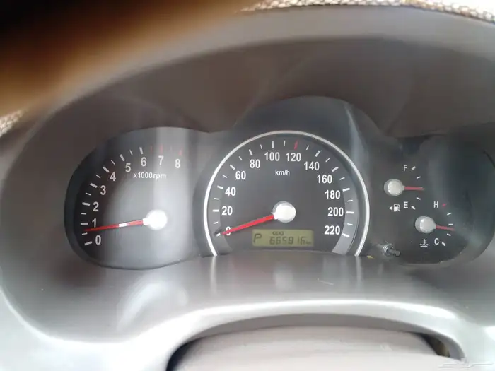 kia كرنفال موديل2010 0