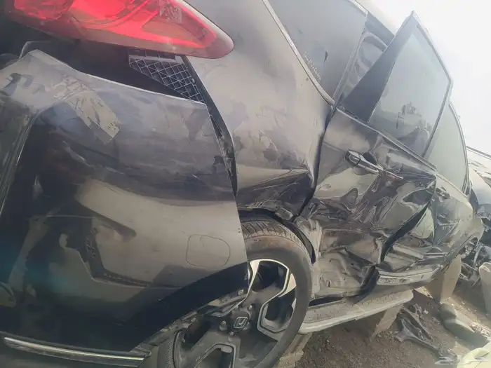 هوندا سي ار فيcrv2017قطع غيار تشليح 2