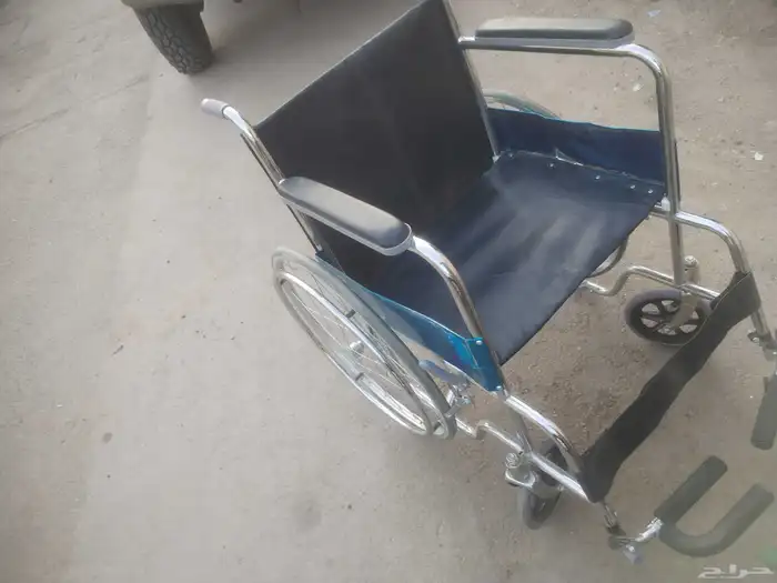 للبيع او تاجير كرسي متحرك والمنيوم الموقع النسيم يوجد توصيل 10
