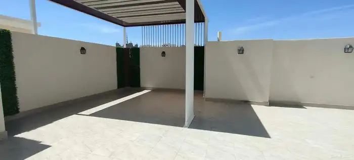 للبيع شقق ارضية وعلويه تشطيب ممتاز موقع مميز بحي الموظفين 17