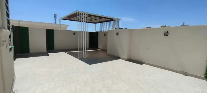 للبيع شقق ارضية وعلويه تشطيب ممتاز موقع مميز بحي الموظفين 15