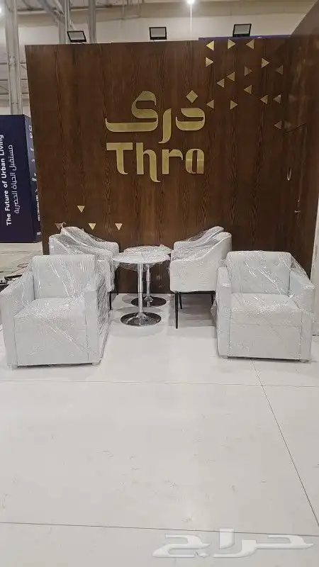 تاجير كنب في اي بي تاجير طاولات طعام قزاز خشب تاجير مظلات 3