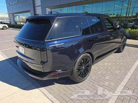 رنج روفر أوتوبيوغرافي LWB موديل 2025 فل كامل للاستيراد 2