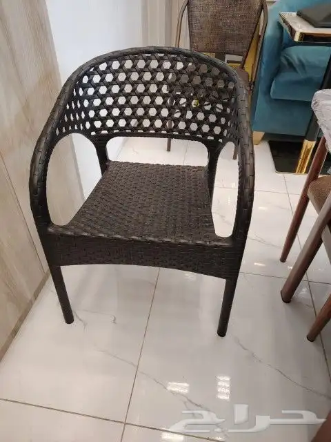 كراسي وجلست خارجيه بأشكال متعدده 1