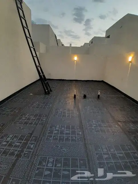 للبيع شقه دور ثاني مع ملحق وسطح خاص بالشقه حي الحسام 590الف 22