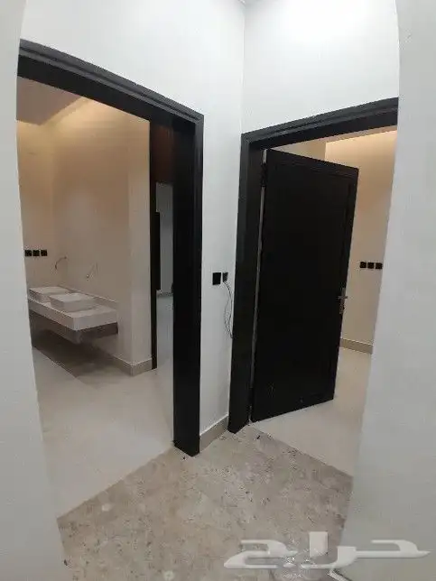 للبيع شقه دور ثاني مع ملحق وسطح خاص بالشقه حي الحسام 590الف 4