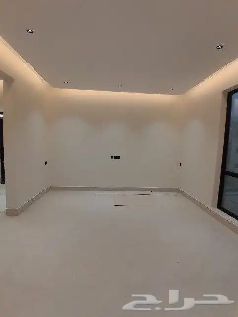 للبيع شقه دور ثاني مع ملحق وسطح خاص بالشقه حي الحسام 590الف 5