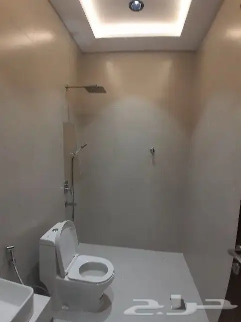 للبيع شقه دور ثاني مع ملحق وسطح خاص بالشقه حي الحسام 590الف 16