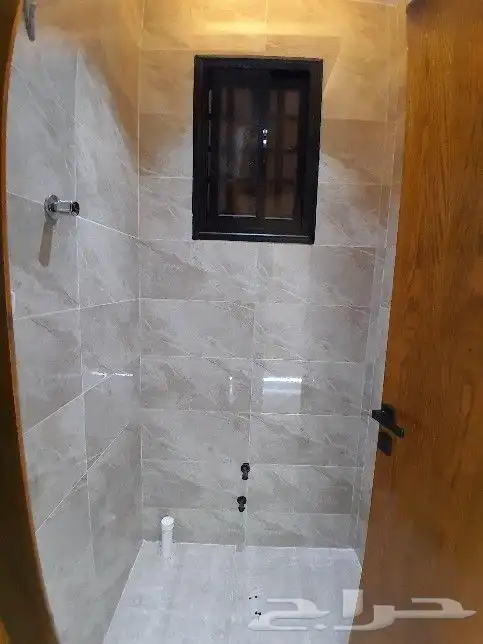 للبيع شقه دور ثاني مصعد راكب جاهز تشطيب راقي بدرة الموسي 9