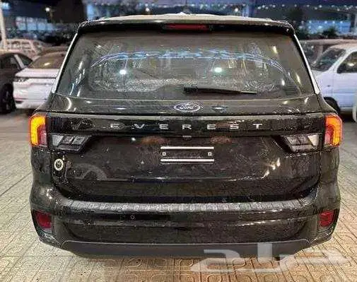 تتوفر فئات فورد ايفرست2025اصفار لمبيعات النقدوالبنك باقل ربح 12