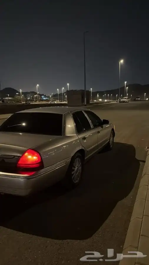 فورد قراند ماركيز 2010 7