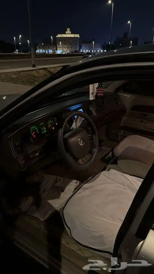 فورد قراند ماركيز 2010 4