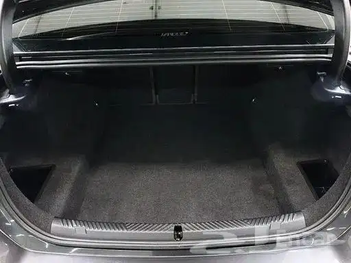 BMW 520i موديل 2024 استيراد كوريا 19