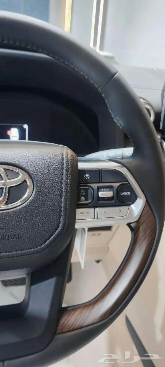 تويوتا لاندكروزر GXR L5 فل كامل خليجي 2025 6