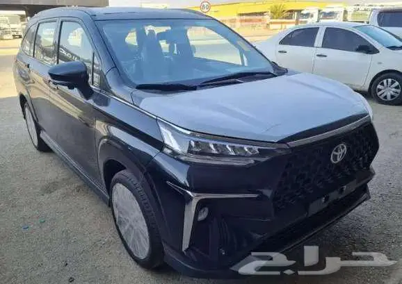 تويوتا فيلوز GLX 2025 3