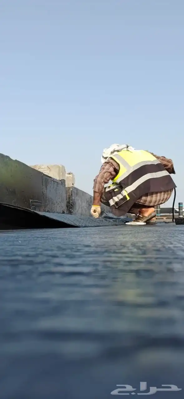 عوازل من الأمطار علي الأسطح والھناجر والقرف 3