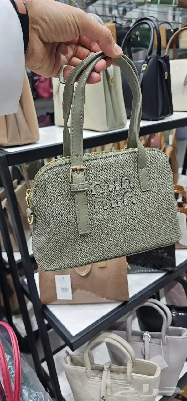 شنط نسائيه 32