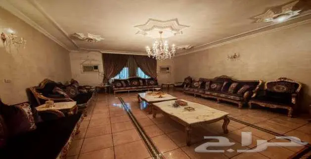 عمارة للبيع بحي البوادي مساحة 720 4