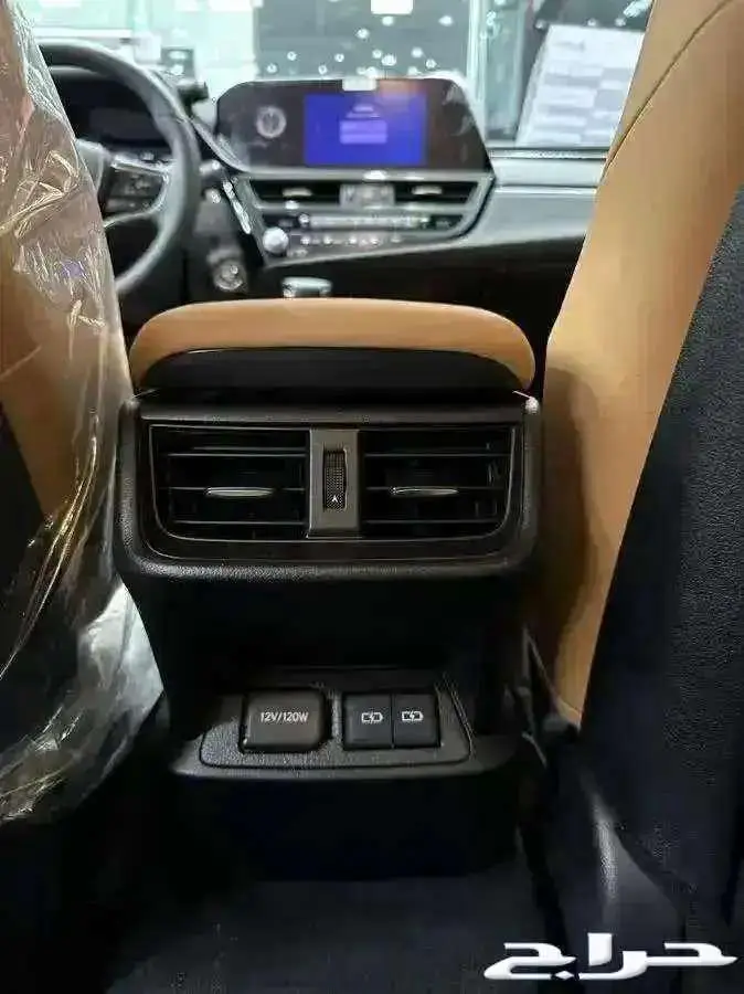 لكزس ES300 هايبرد موديل 2025 (عرض 50 50 ) 4