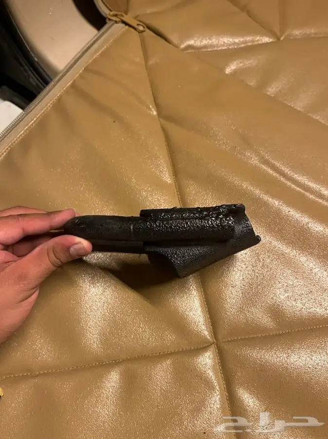 للبيع قطعات لاندكروزر 7