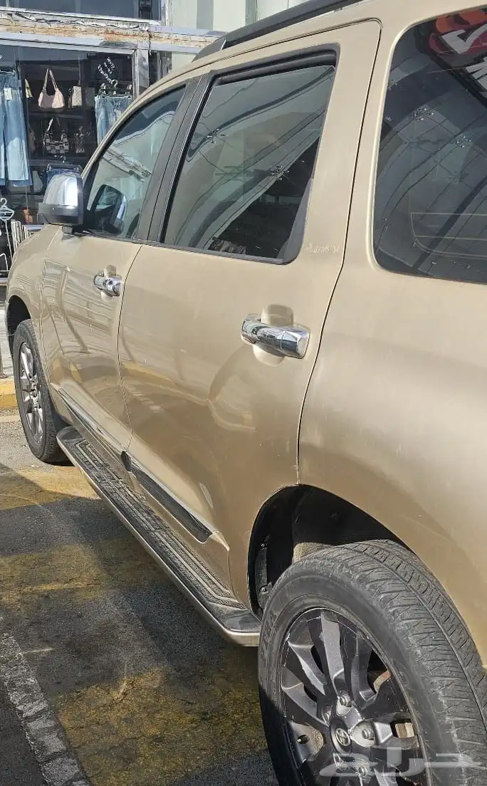 للبيع تويوتا سكويا بلاتينوم 2009 3