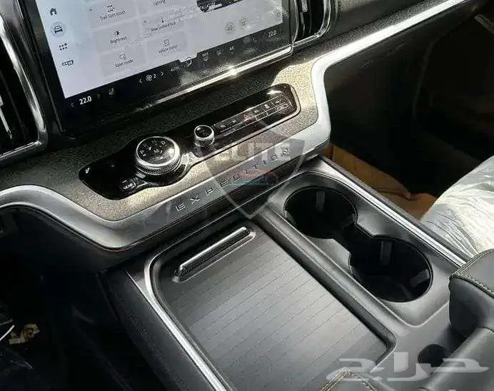 تتوفر فئات فورد اكسبديشين 2025 اصفار لمبيعات البنوك باقل ربح 16