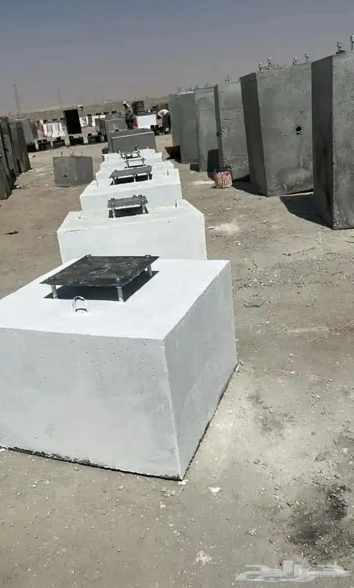 قواعد خرسانية حواجز خرسانية صبات خرسانية 1
