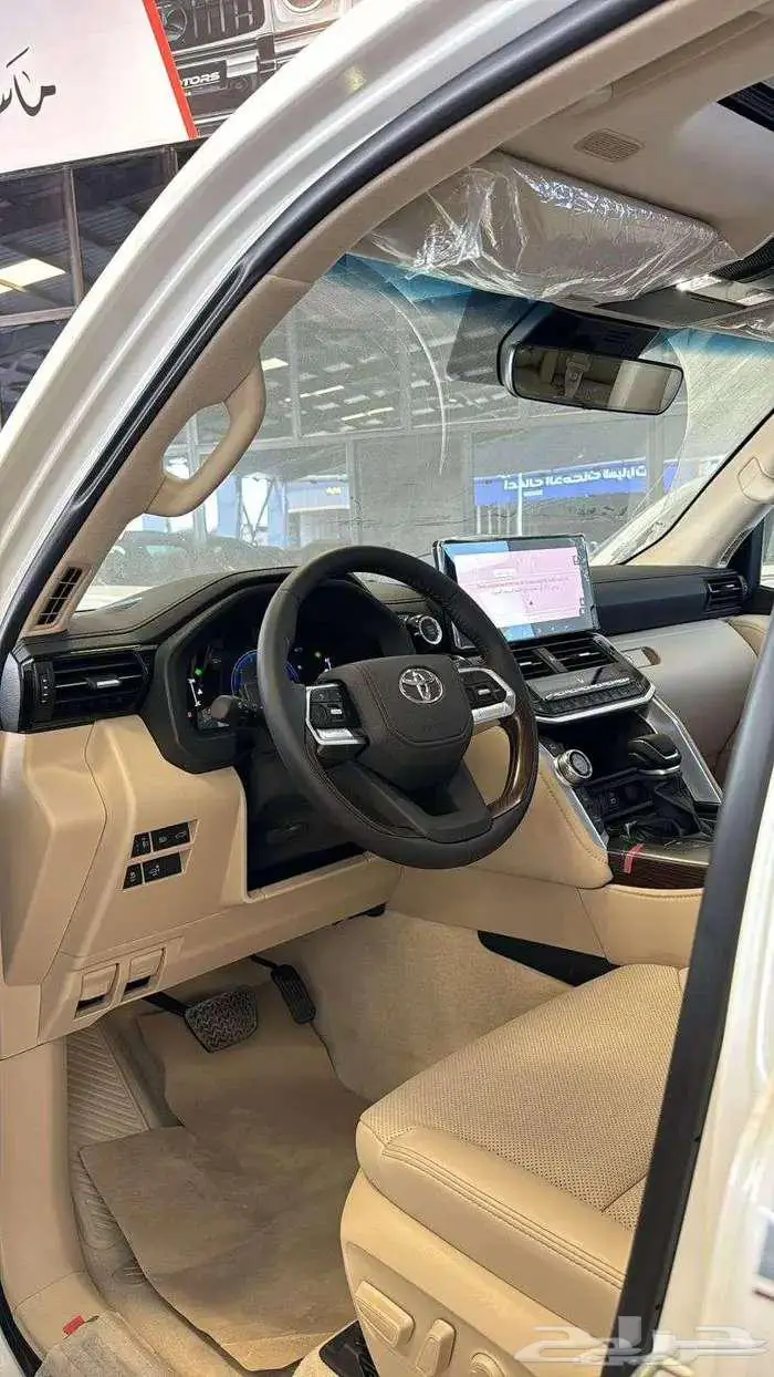 تويوتا لاندكروزر GXR L5 فل كامل خليجي تنفس طبيعي 1