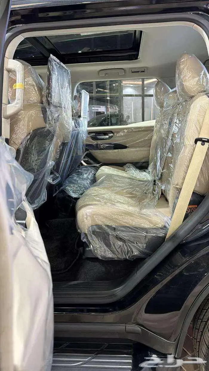 نيسان باترول بلاتينيوم فل كامل خليجي أسود داخل بيج 2026 6