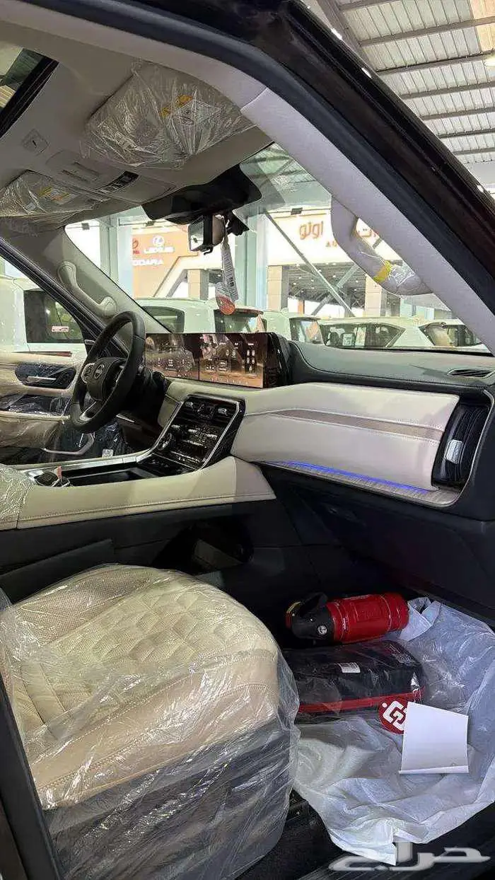 نيسان باترول بلاتينيوم فل كامل خليجي أسود داخل بيج 2026 2