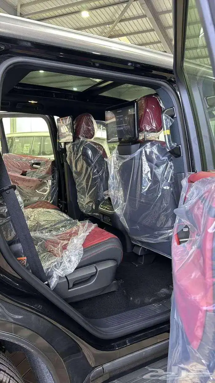 نيسان باترول بلاتينيوم فل كامل خليجي داخل أحمر 2026 3