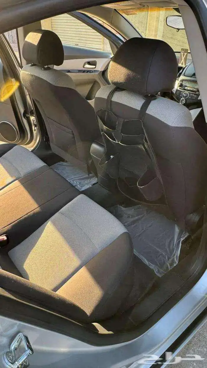 للبيع كروز 2017 فضي 4